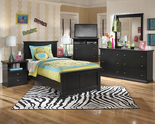 https://ashleyfurniture.scene7.com/is/image/AshleyFurniture/B138-31-36-38-53-52-83-91-SD