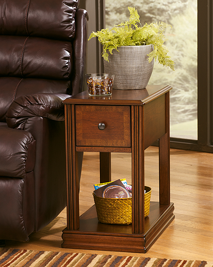 https://ashleyfurniture.scene7.com/is/image/AshleyFurniture/T007-527-SD