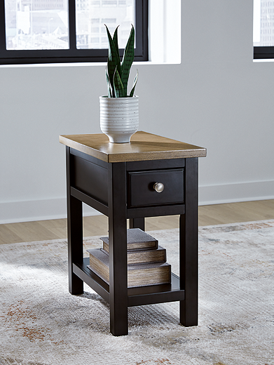 https://ashleyfurniture.scene7.com/is/image/AshleyFurniture/T734-17-CLSD