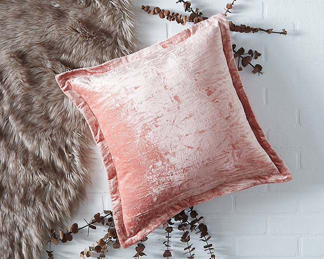 Blush throw best sale pillow set