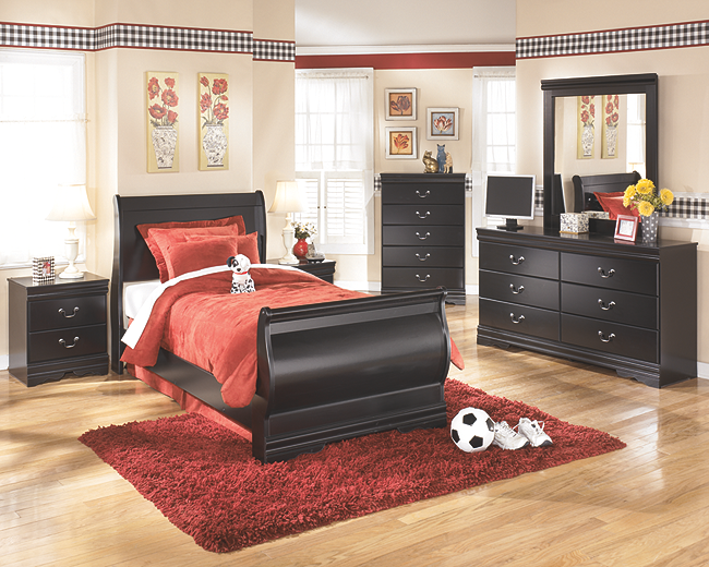 https://ashleyfurniture.scene7.com/is/image/AshleyFurniture/B128-31-36-46-63-62-82-92-SD