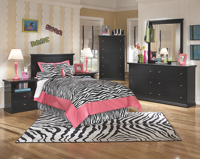 https://ashleyfurniture.scene7.com/is/image/AshleyFurniture/B138-31-36-46-53-91-SD