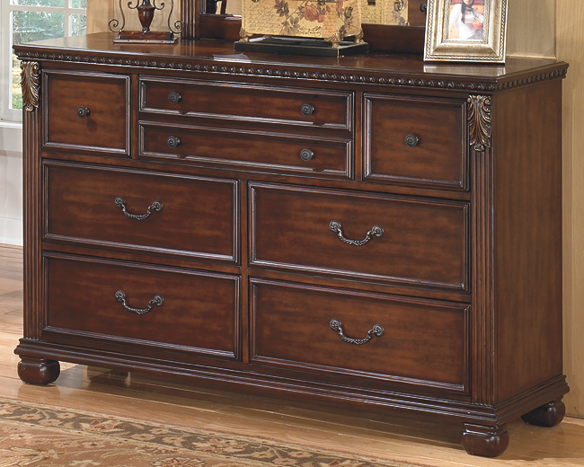 https://ashleyfurniture.scene7.com/is/image/AshleyFurniture/B526-31-10x8-CROP